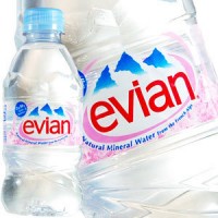 伊藤園　エビアンevian330ml